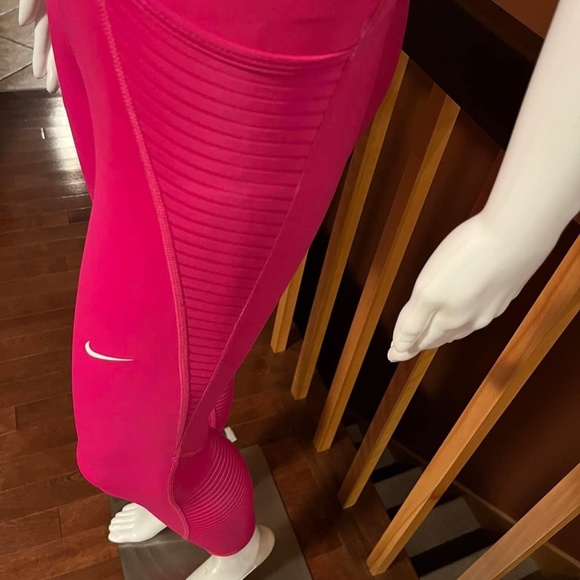 NIKE Pro High-Waisted Leggings - Picture 6 of 14
